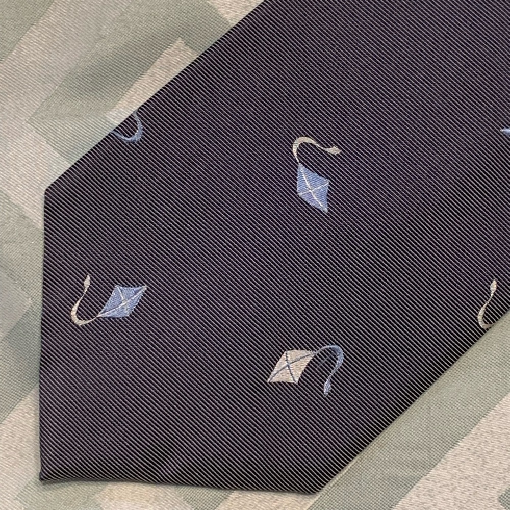 GAP Necktie Grey Blue Kites